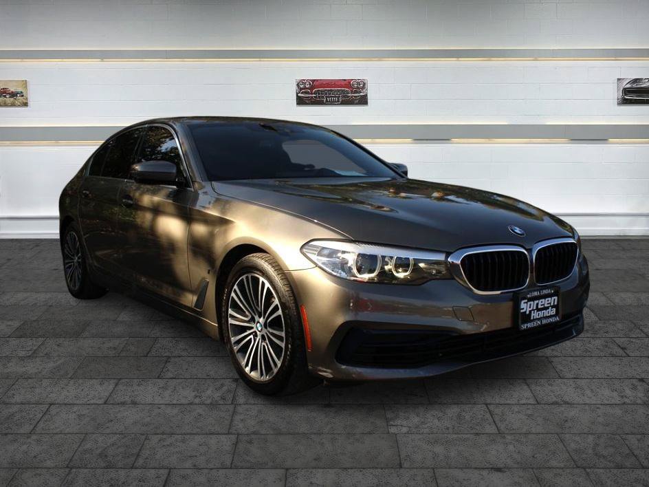 Used 2019 BMW 530e w/ Convenience Package RWD image 1