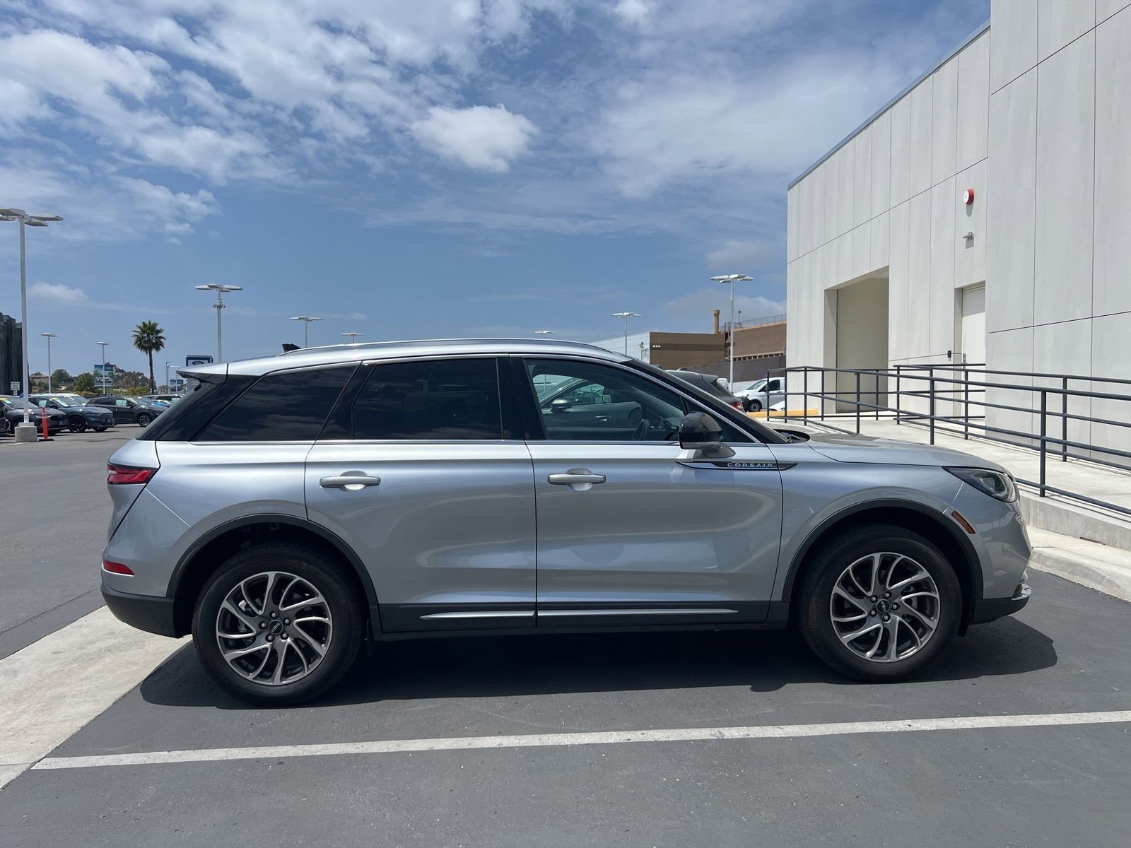 Used 2022 Lincoln Corsair FWD image 3