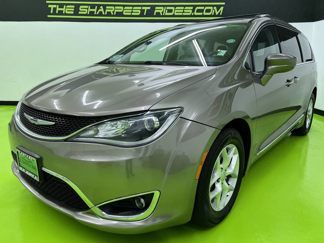 Used 2017 Chrysler Pacifica Touring-L Plus w/ Tire & Wheel Group FWD image 5