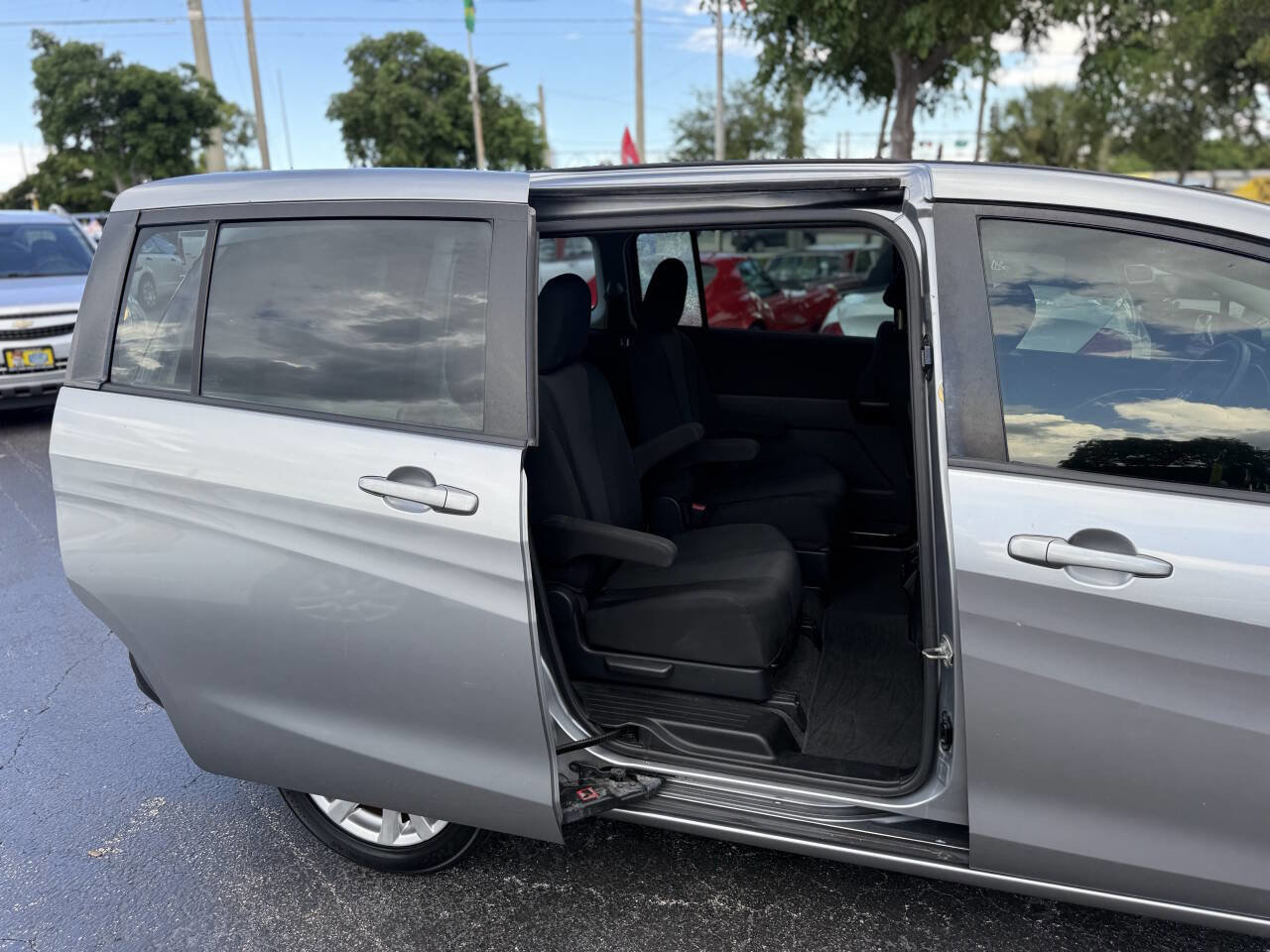 Used 2014 MAZDA MAZDA5 Sport image 21