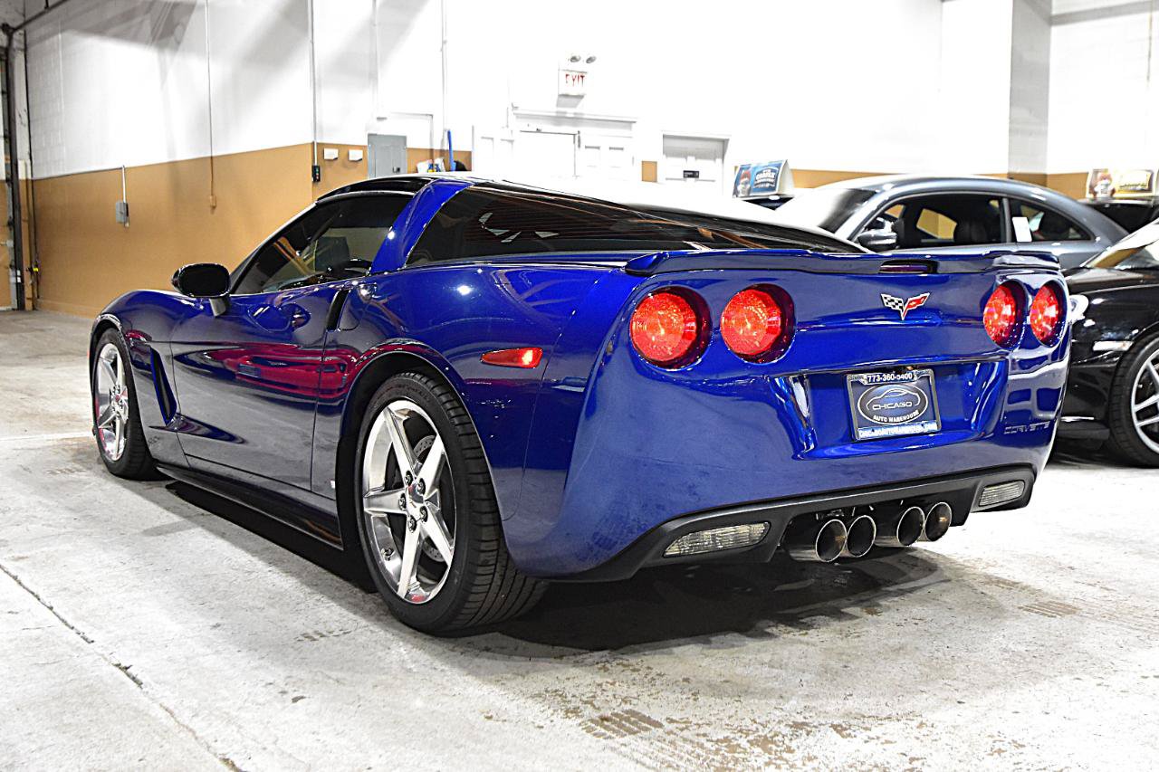 Used 2007 Chevrolet Corvette Coupe w/ Performance Package RWD image 8