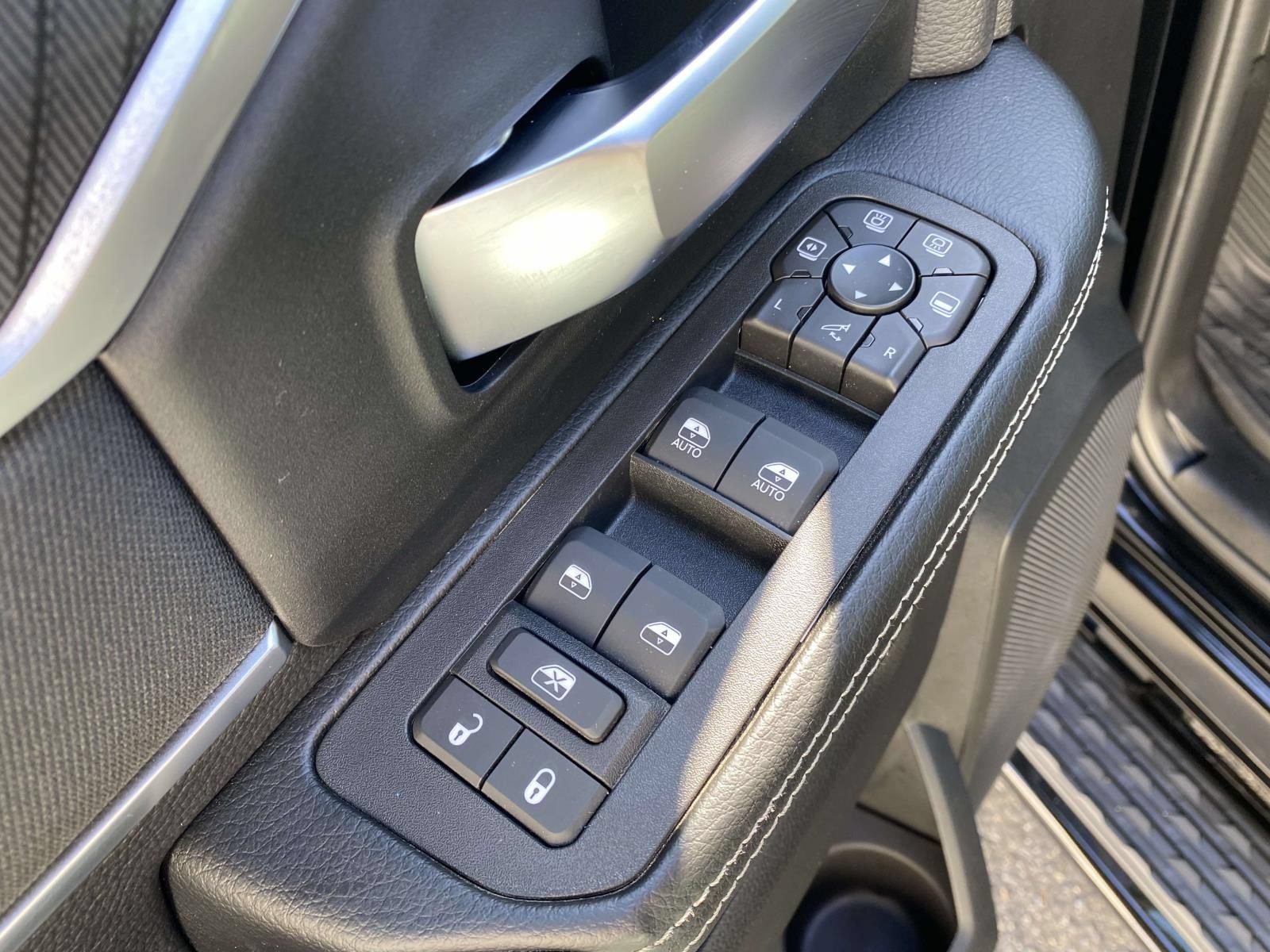New 2026 RAM 2500 Big Horn AWD/4WD image 17