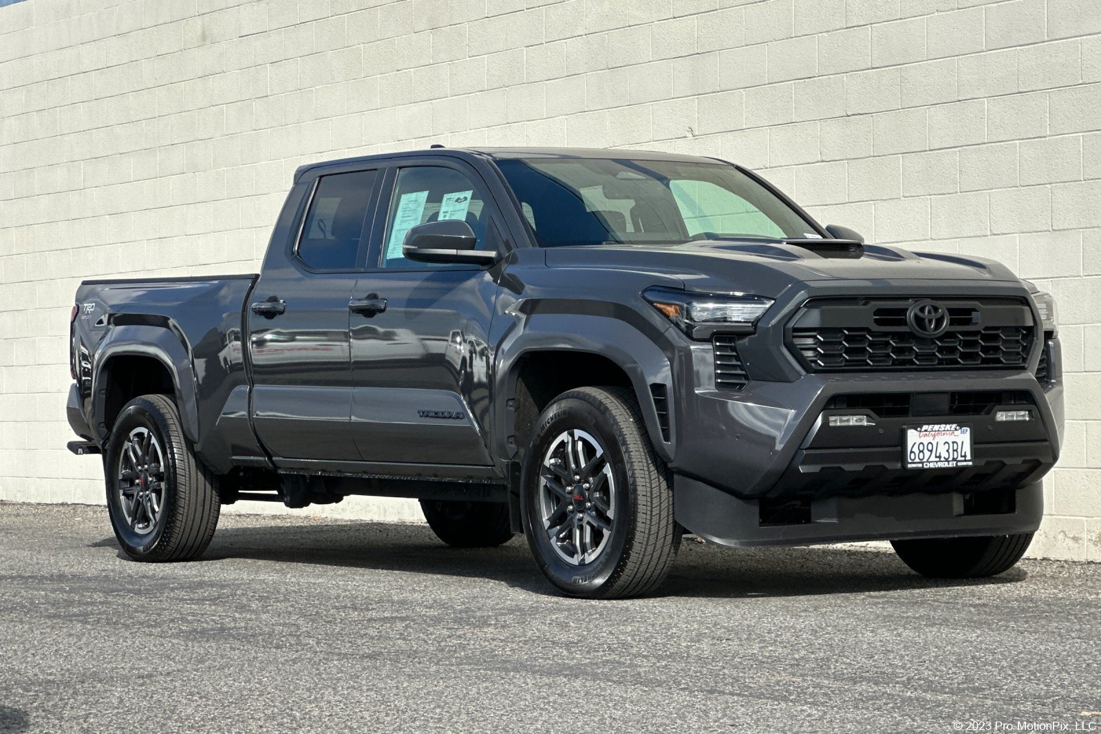 Used 2024 Toyota Tacoma TRD Sport w/ TRD Sport Upgrade Package RWD image 1