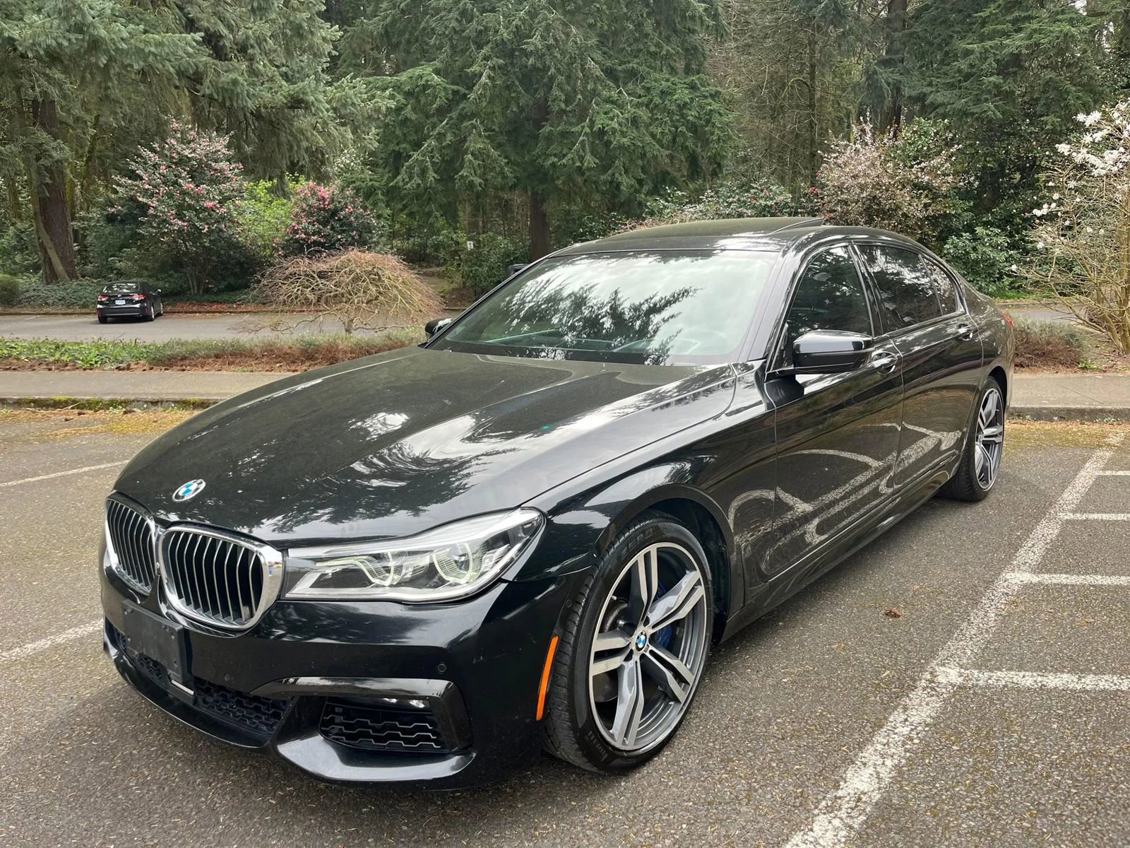 Used 2019 BMW 750i w/ Executive Package RWD image 3