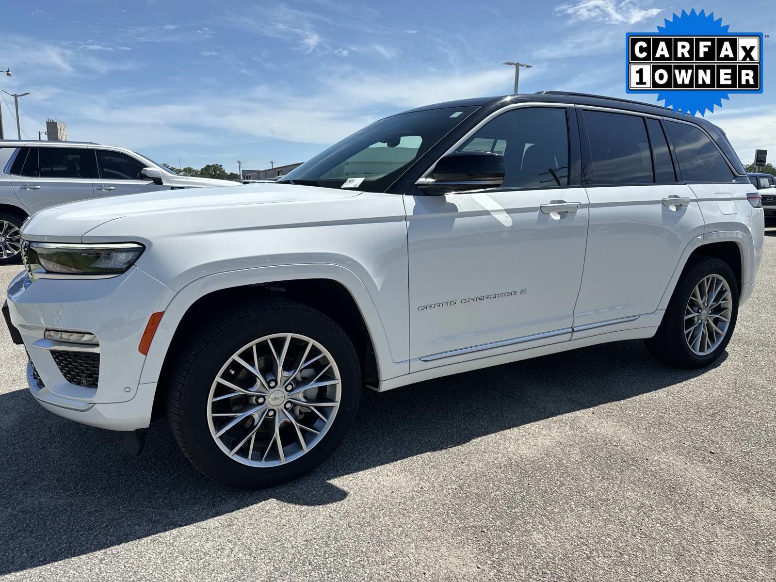 Used 2025 Jeep Grand Cherokee Summit AWD/4WD image 8