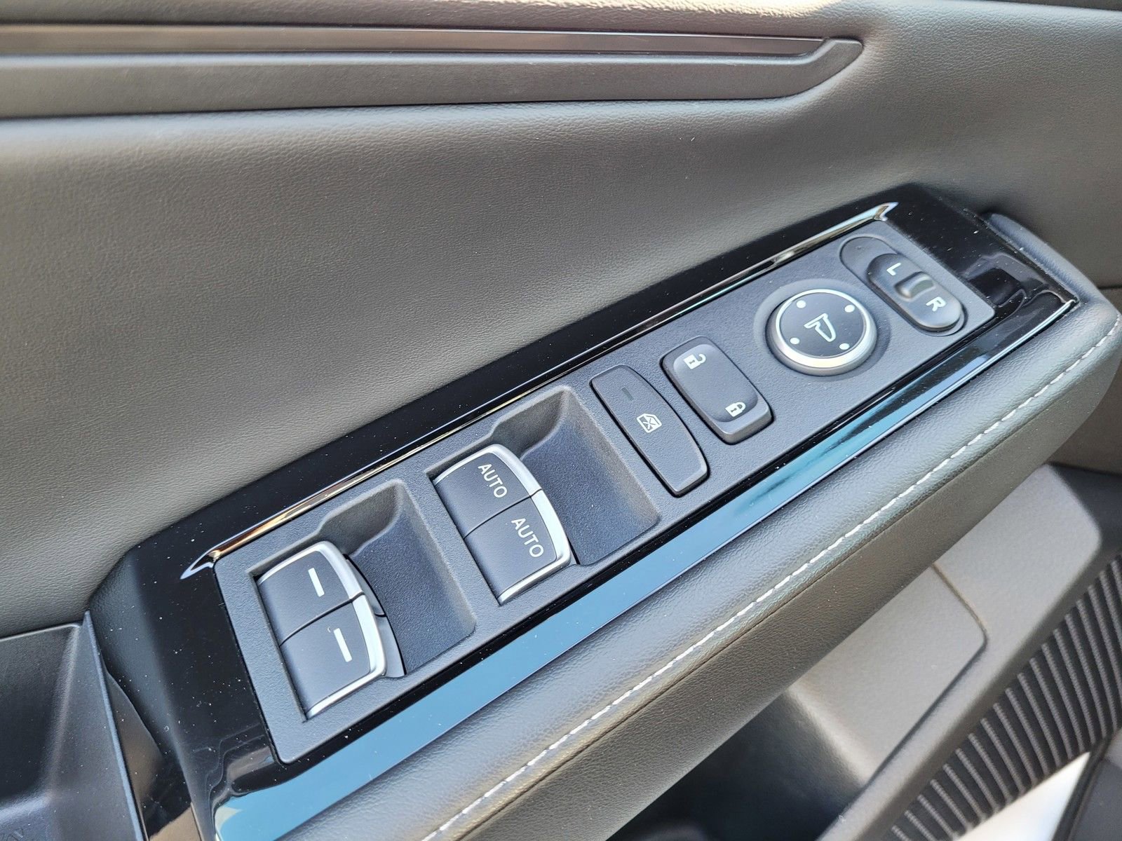 Certified 2025 Honda Accord Touring image 17