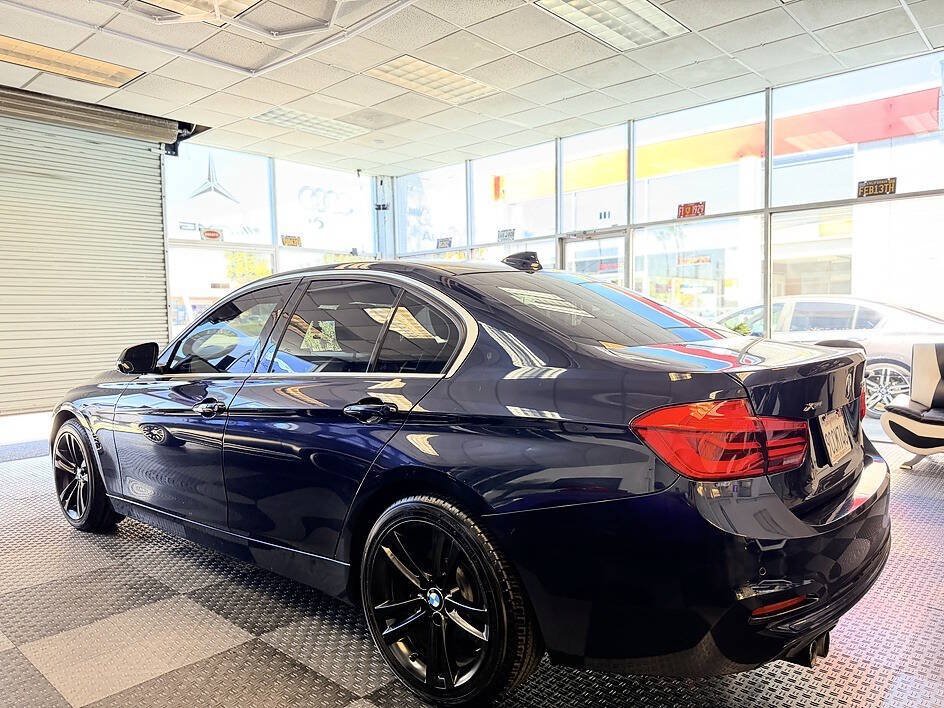 Used 2017 BMW 330i xDrive Sedan AWD/4WD image 13