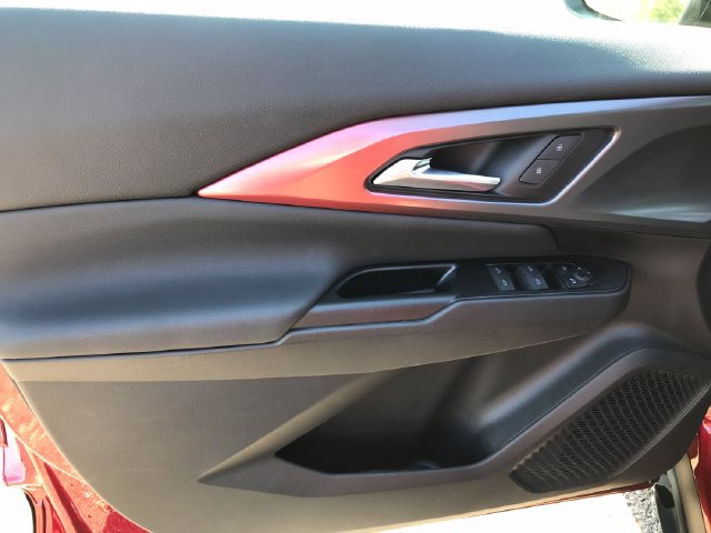 Used 2025 Chevrolet Equinox EV RS FWD image 18