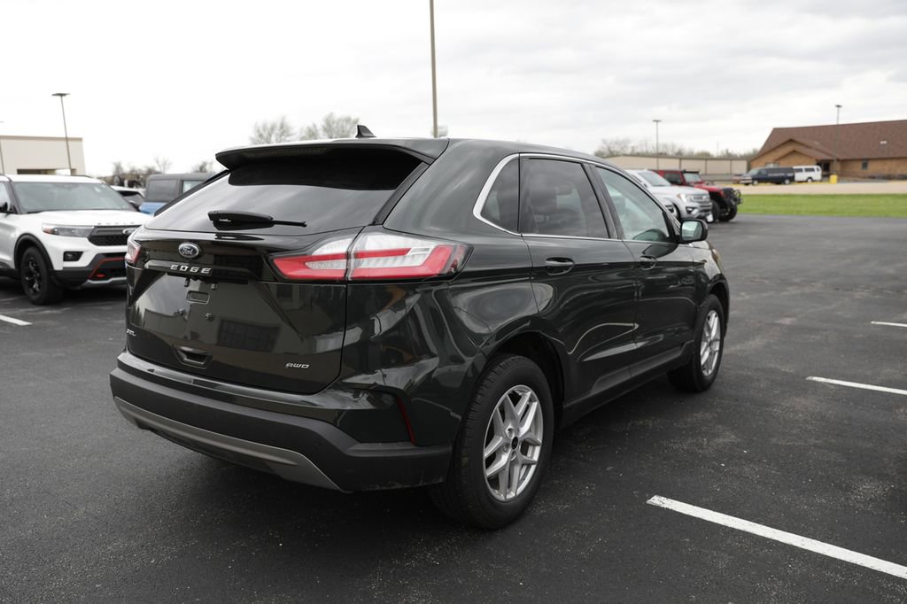 Used 2023 Ford Edge SEL image 5