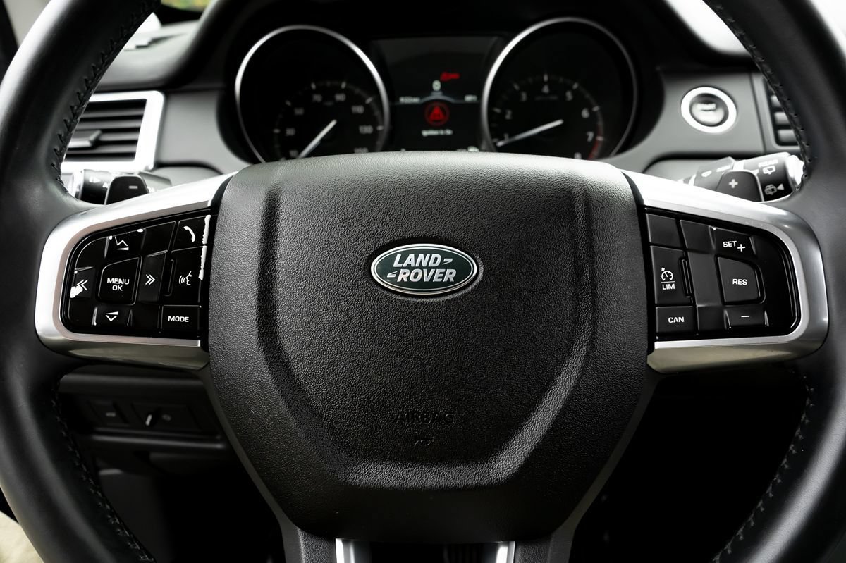 Used 2017 Land Rover Discovery Sport SE AWD/4WD image 24