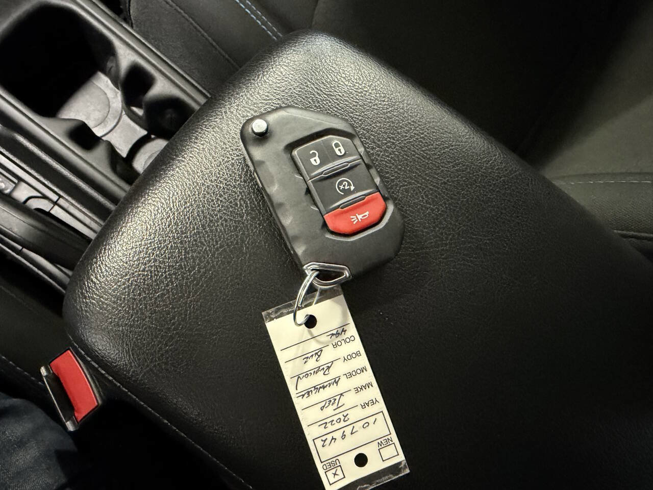 Used 2022 Jeep Wrangler Unlimited Rubicon 4xe w/ Cold Weather Group AWD/4WD image 7
