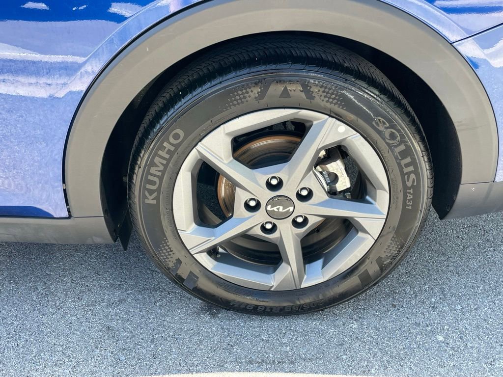 Certified 2025 Kia K4 LXS image 32