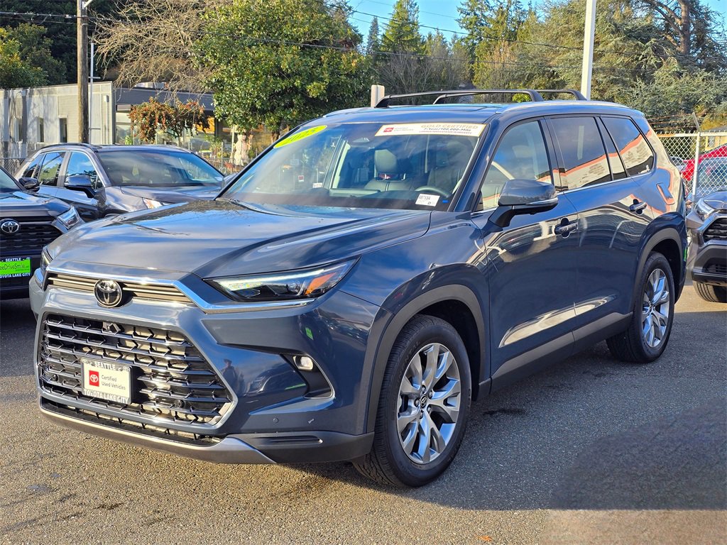 Certified 2025 Toyota Grand Highlander FWD image 3