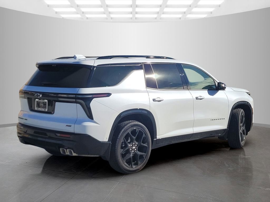 New 2026 Chevrolet Traverse RS w/ LPO, Floor Liner Package image 4