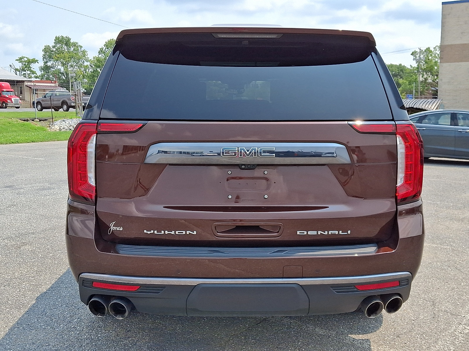 Used 2023 GMC Yukon Denali Ultimate AWD/4WD image 5