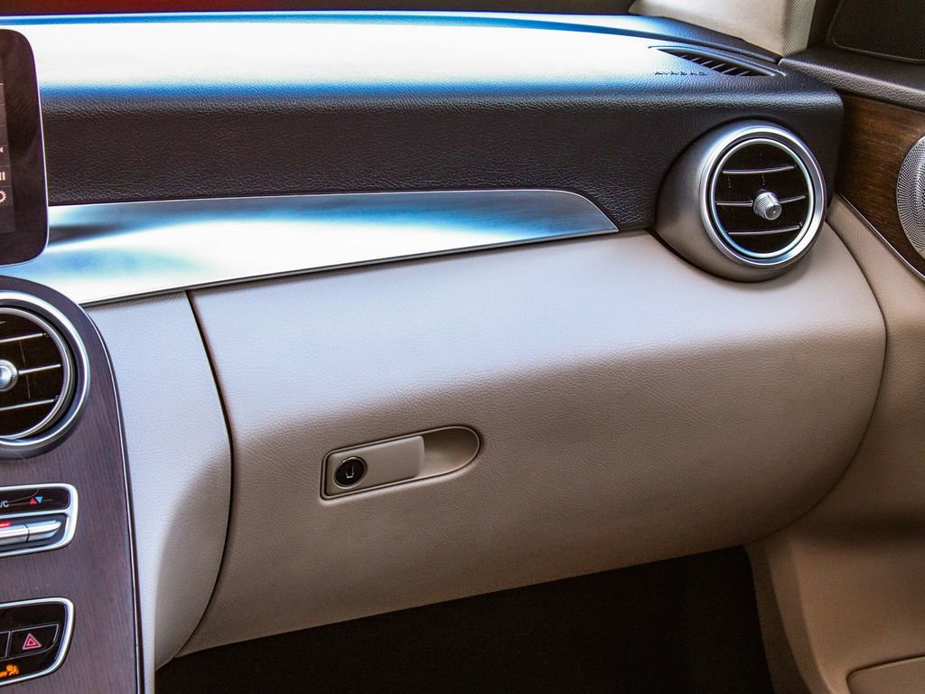 Used 2021 Mercedes-Benz C 300 4MATIC Sedan image 19