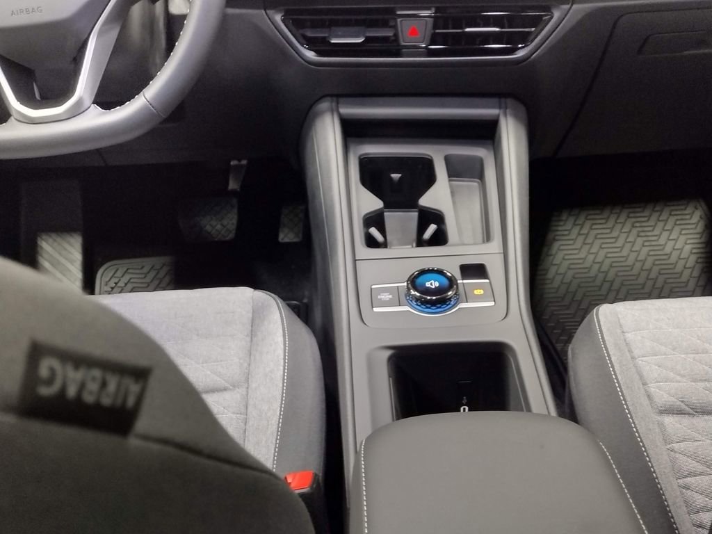 New 2026 Volkswagen Tiguan S image 32