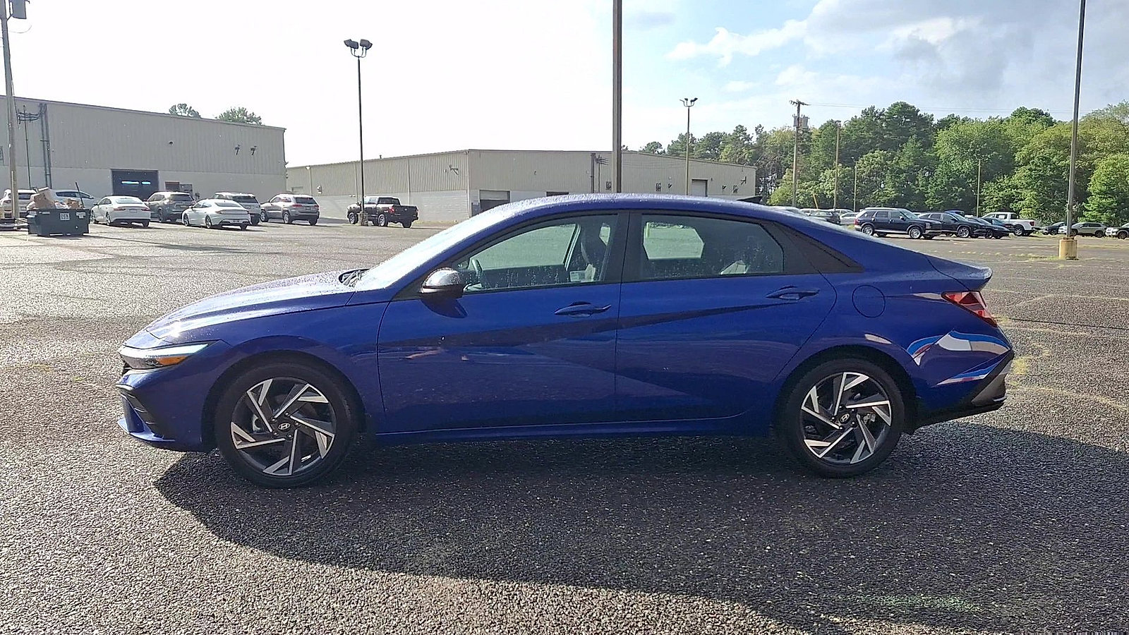 Used 2025 Hyundai Elantra Sport FWD image 5