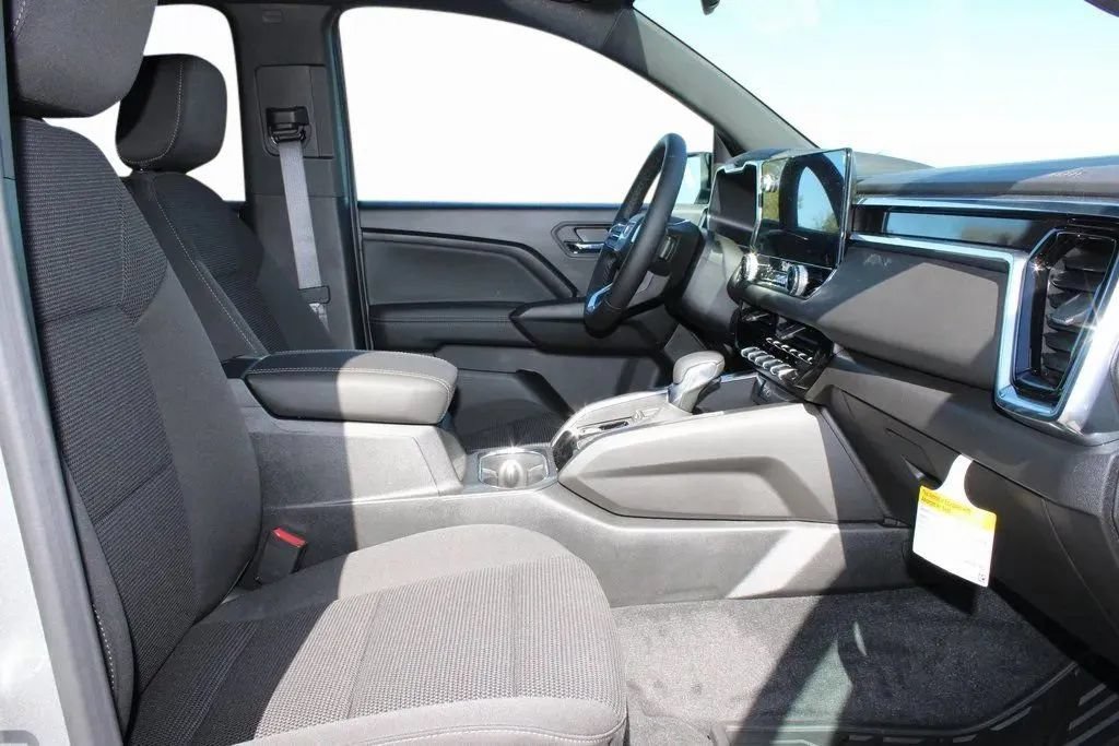 New 2026 GMC Canyon Elevation RWD image 17