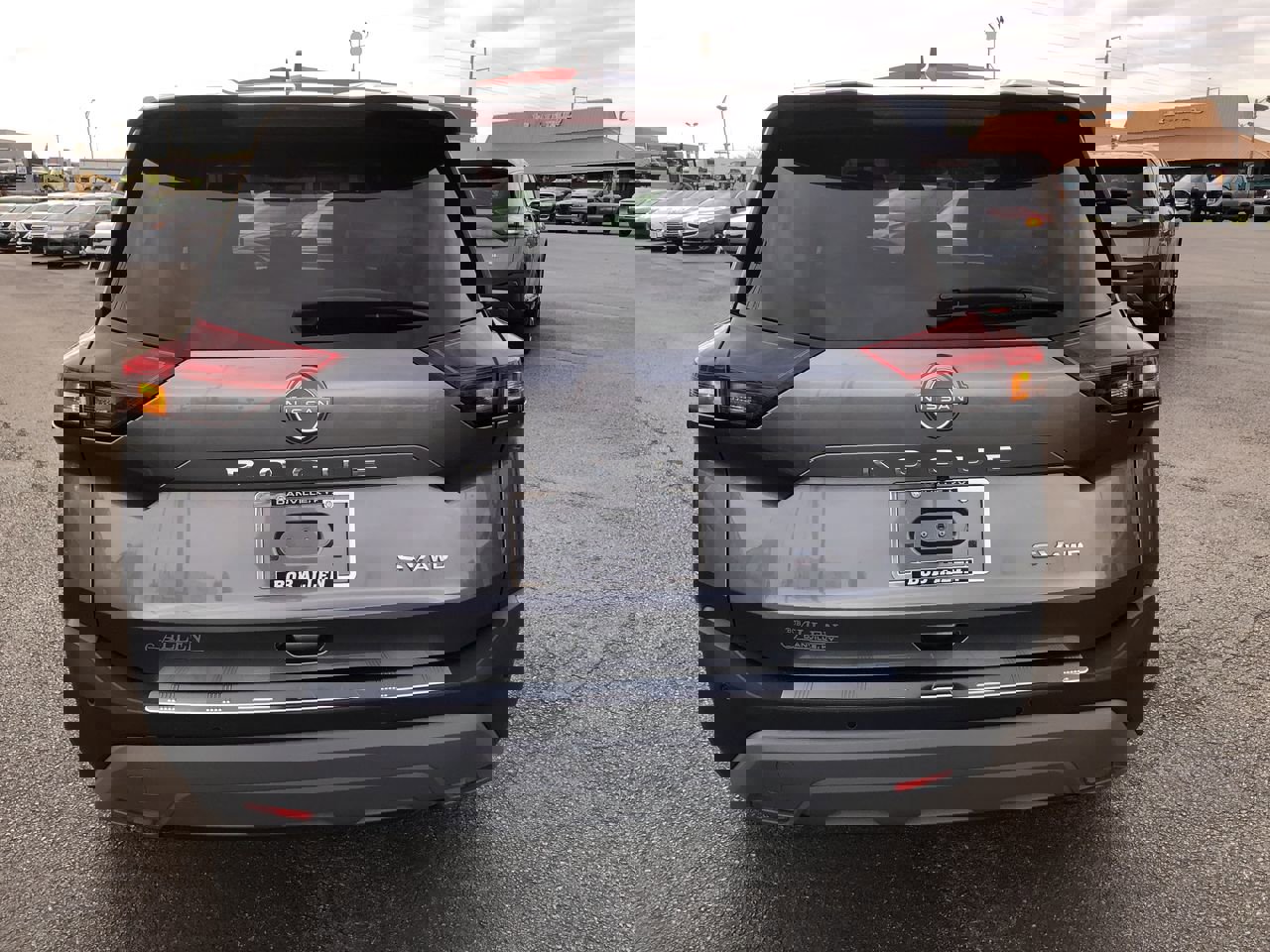 Used 2022 Nissan Rogue SV w/ SV Premium Package image 11