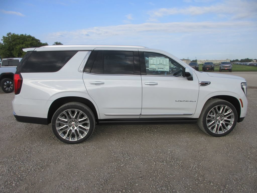 New 2026 GMC Yukon Denali w/ Denali Reserve Package AWD/4WD image 3