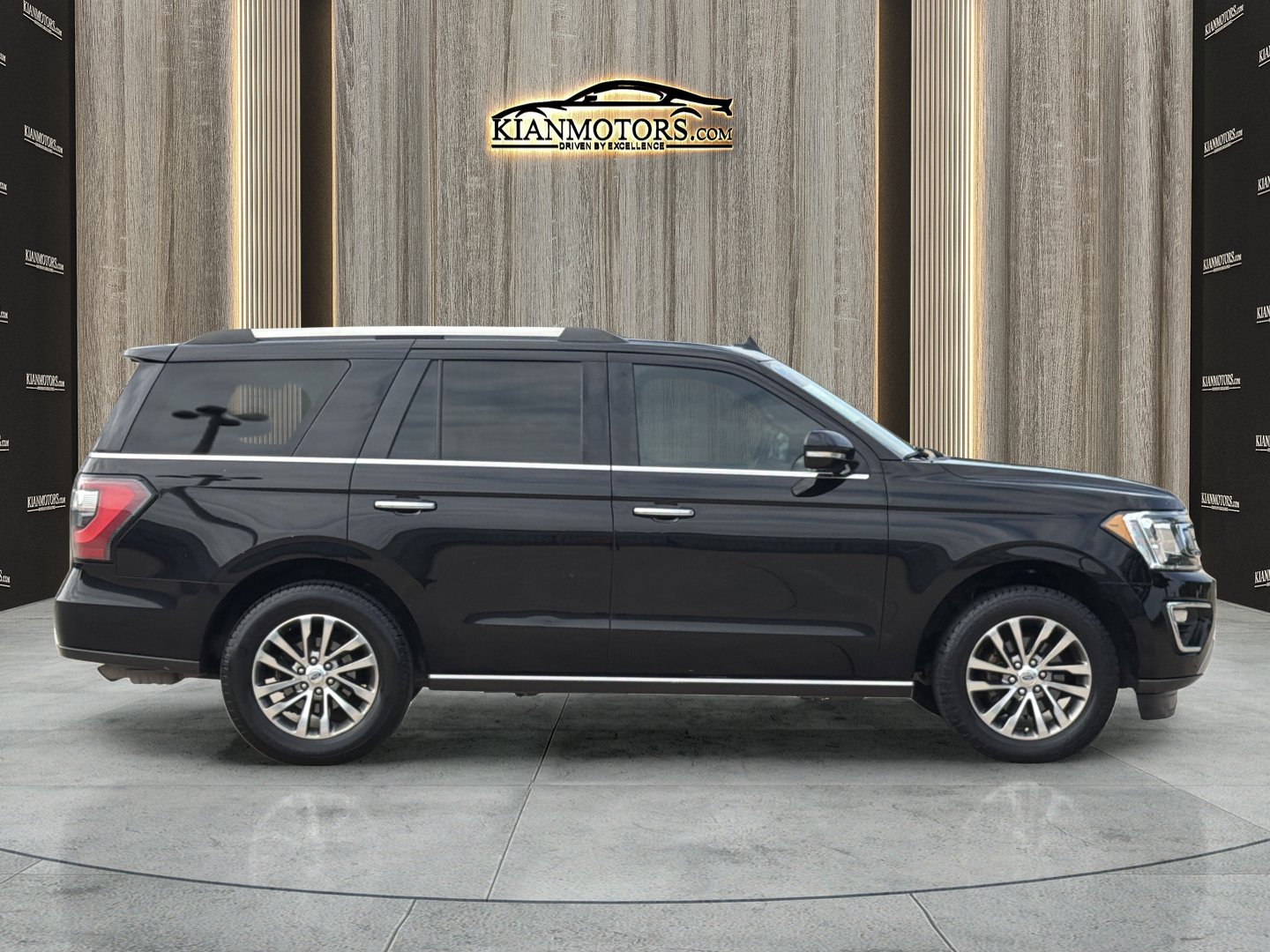 Used 2018 Ford Expedition Limited w/ Equipment Group 301A RWD image 8