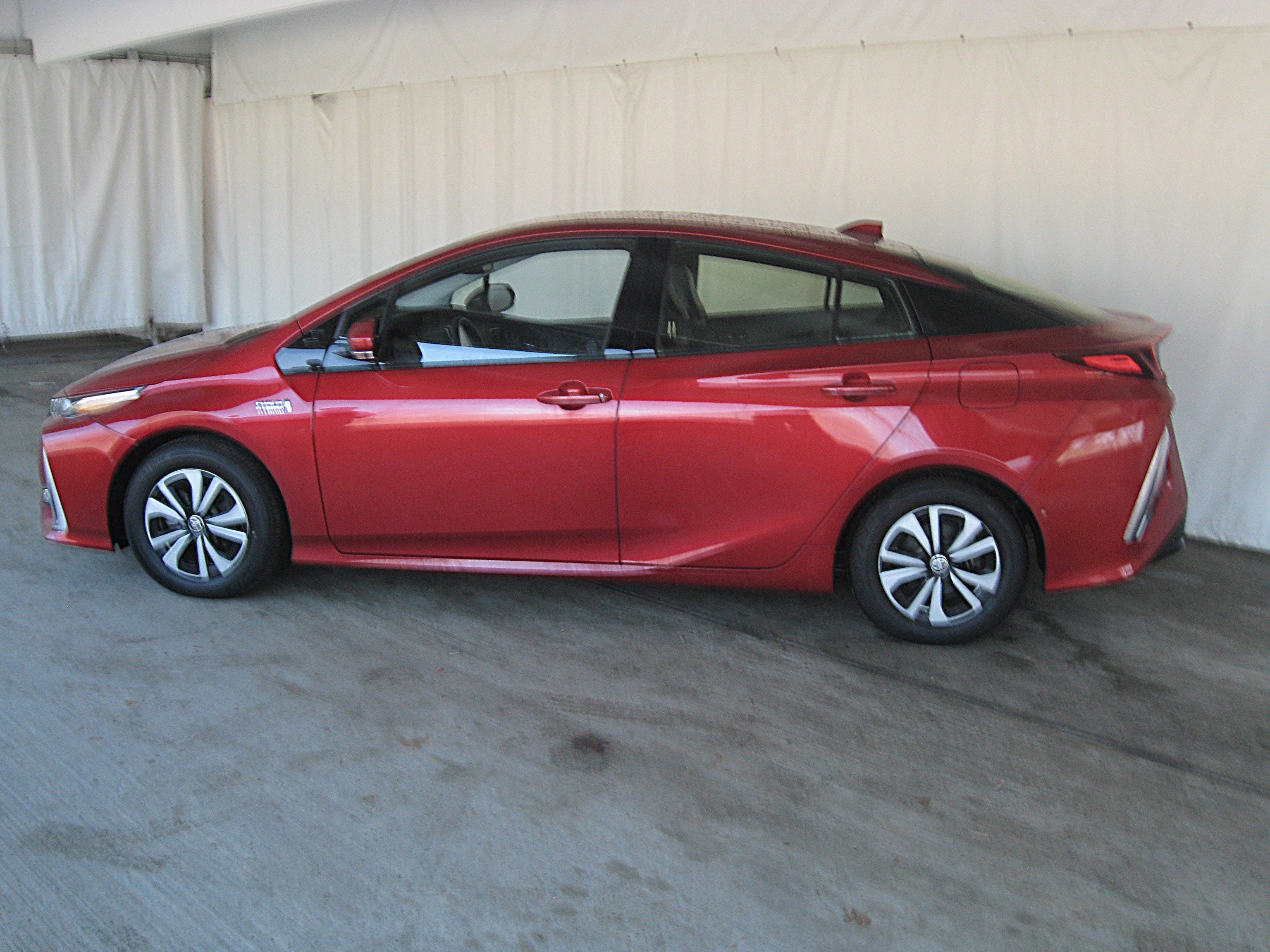 Used 2017 Toyota Prius Prime Advanced image 23