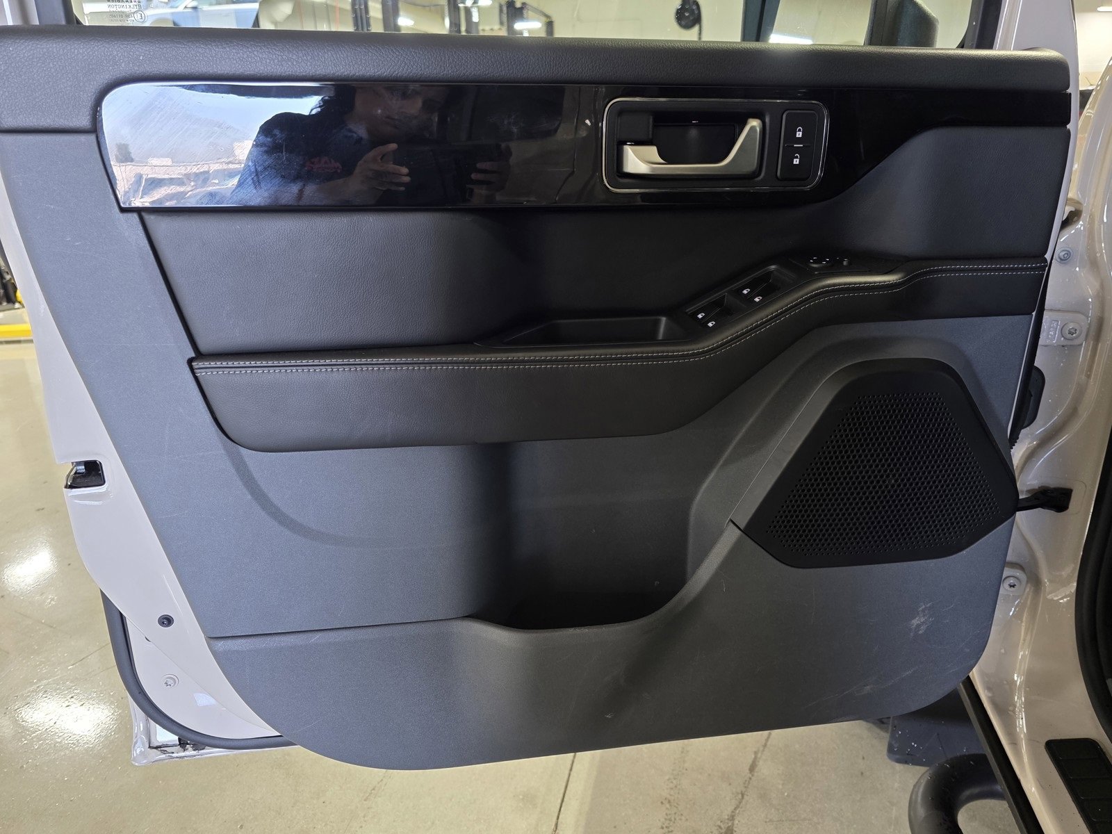 Used 2024 INEOS Grenadier Fieldmaster Edition image 16