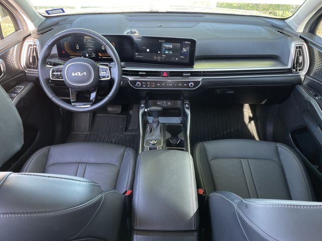 Used 2024 Kia Sorento S w/ Panoramic Sunroof Package FWD image 9