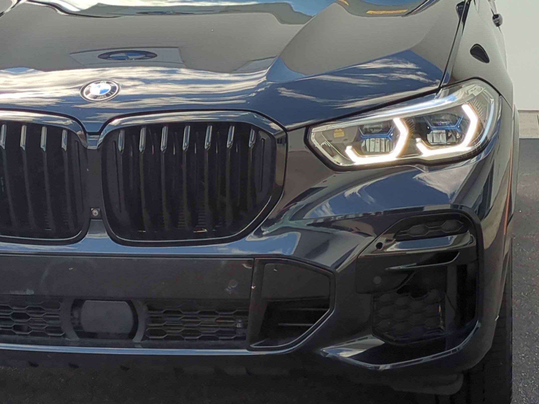 Used 2022 BMW X5 M50i w/ Executive Package AWD/4WD image 6