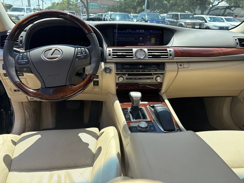 Used 2014 Lexus LS 460 w/ Comfort Package RWD image 17