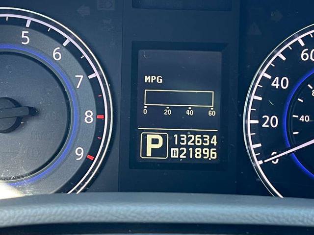 Used 2011 INFINITI G37 Journey w/ Premium Pkg image 31