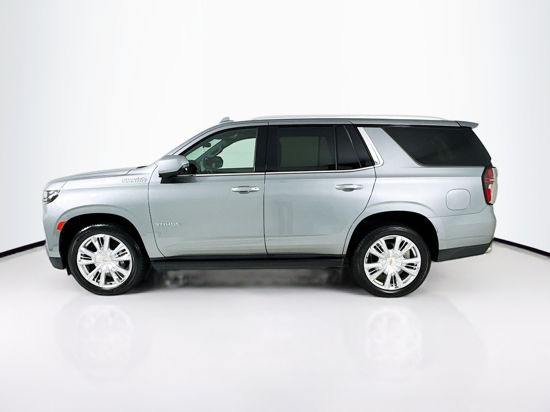 Used 2023 Chevrolet Tahoe High Country AWD/4WD image 5