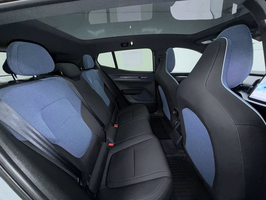 Used 2025 Volvo EX30 Ultra AWD/4WD image 17