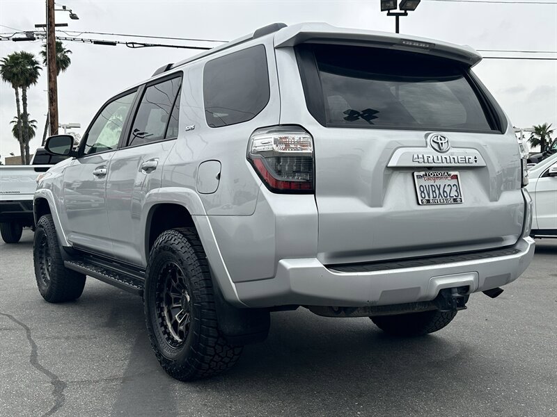 Used 2021 Toyota 4Runner SR5 Premium AWD/4WD image 2