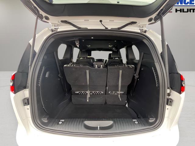Used 2025 Chrysler Pacifica Select FWD image 39