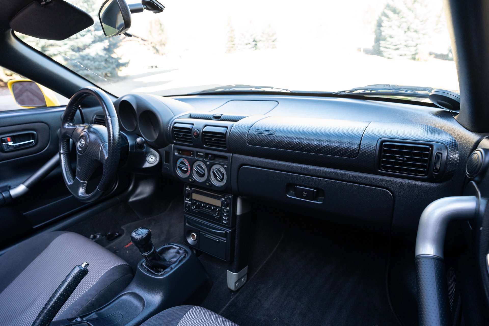 Used 2001 Toyota MR2 image 38