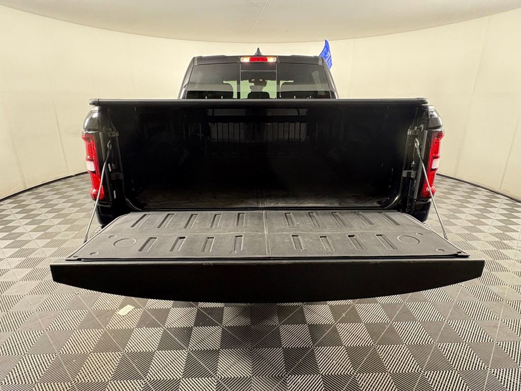 Used 2025 RAM 1500 Tradesman w/ Night Edition AWD/4WD image 27