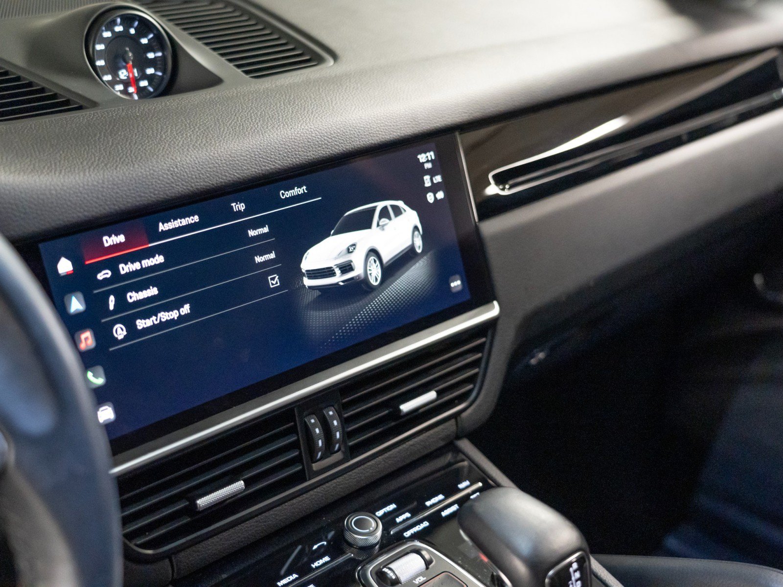 Certified 2023 Porsche Cayenne Coupe AWD/4WD image 20