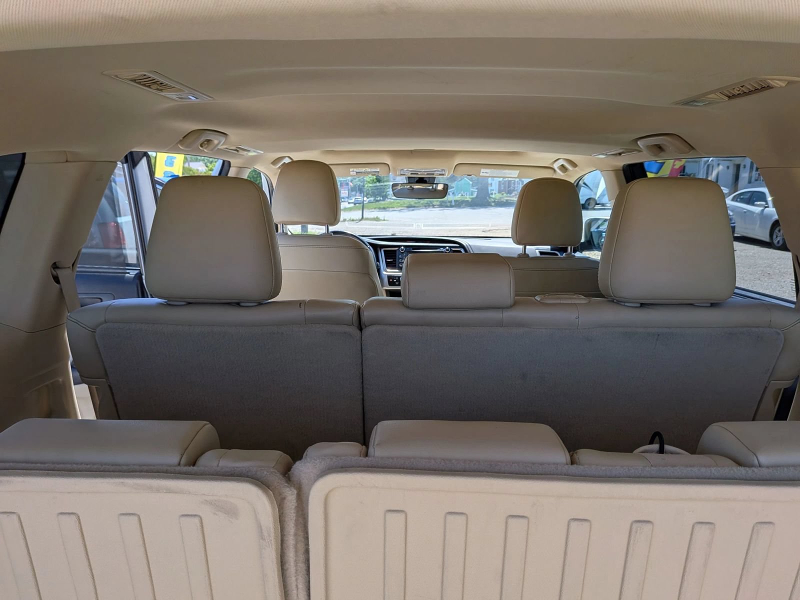 Used 2019 Toyota Highlander XLE AWD/4WD image 36