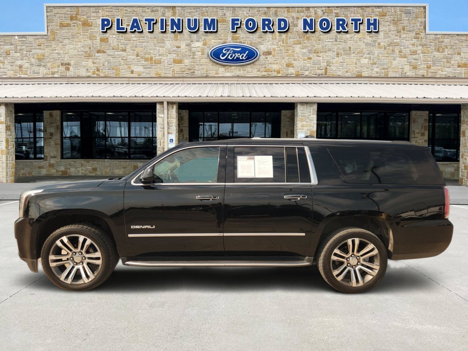 Used 2018 GMC Yukon XL Denali w/ Open Road Package AWD/4WD image 3