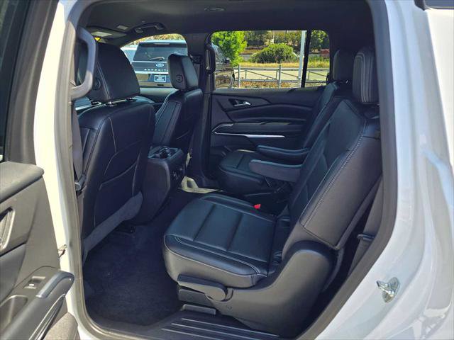 Used 2025 Chevrolet Traverse LT AWD/4WD image 18