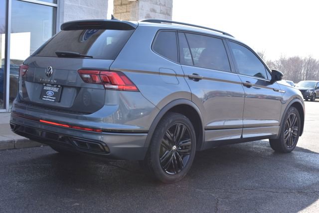 Used 2022 Volkswagen Tiguan SE R-Line image 16