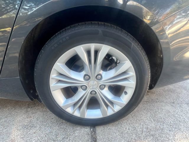 Used 2014 Chevrolet Impala LT w/ Convenience Package image 16