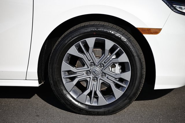 Certified 2025 Honda Odyssey Touring image 9