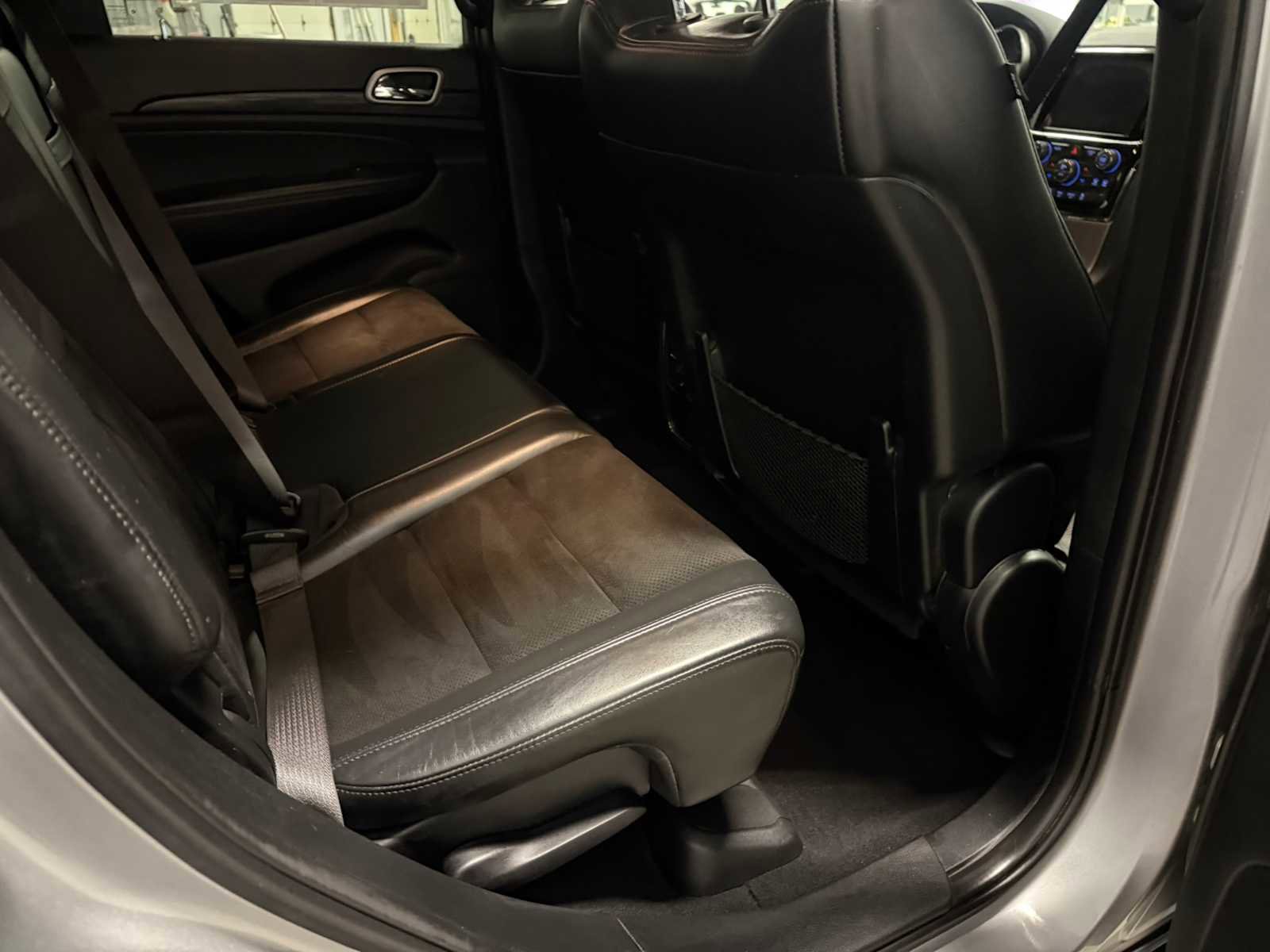 Certified 2020 Jeep Grand Cherokee Laredo w/ Quick Order Package 2BN North AWD/4WD image 25