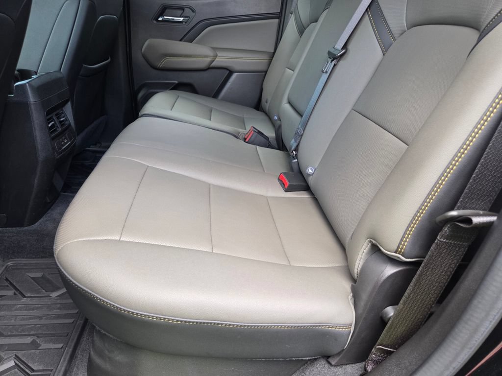 Used 2023 Chevrolet Colorado ZR2 w/ ZR2 Convenience Package III AWD/4WD image 23
