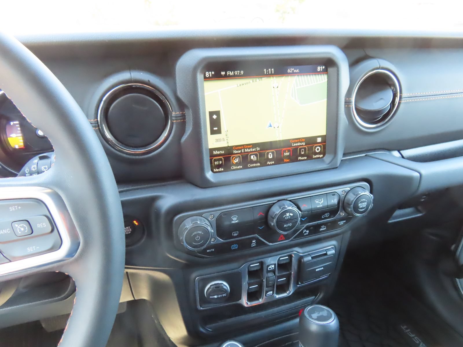 Used 2023 Jeep Wrangler Unlimited Sahara AWD/4WD image 23