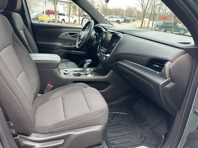 Used 2023 Chevrolet Traverse LT image 30