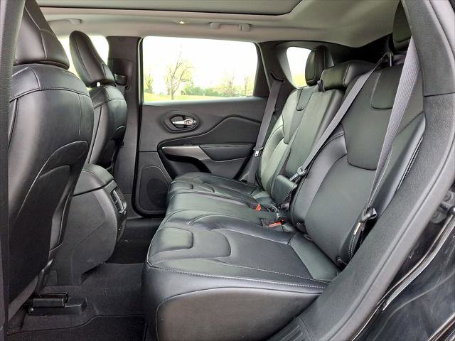 Used 2022 Jeep Cherokee Latitude Lux w/ Sun & Sound Group image 19